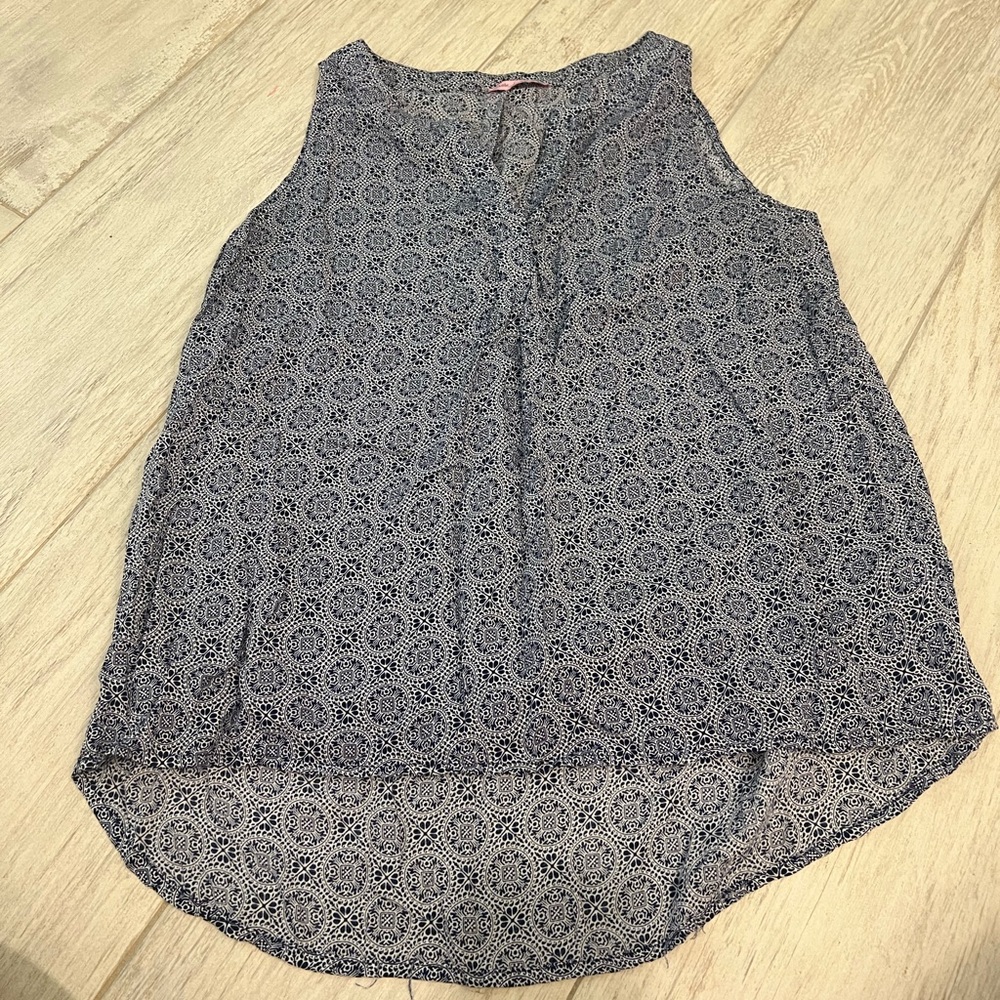 Rose and Rhyme Sleeveless Pattern Top - Blue